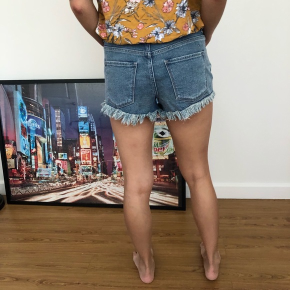 ⛔️SOLD⛔️Denim Cut Off Shorts - Picture 5 of 5